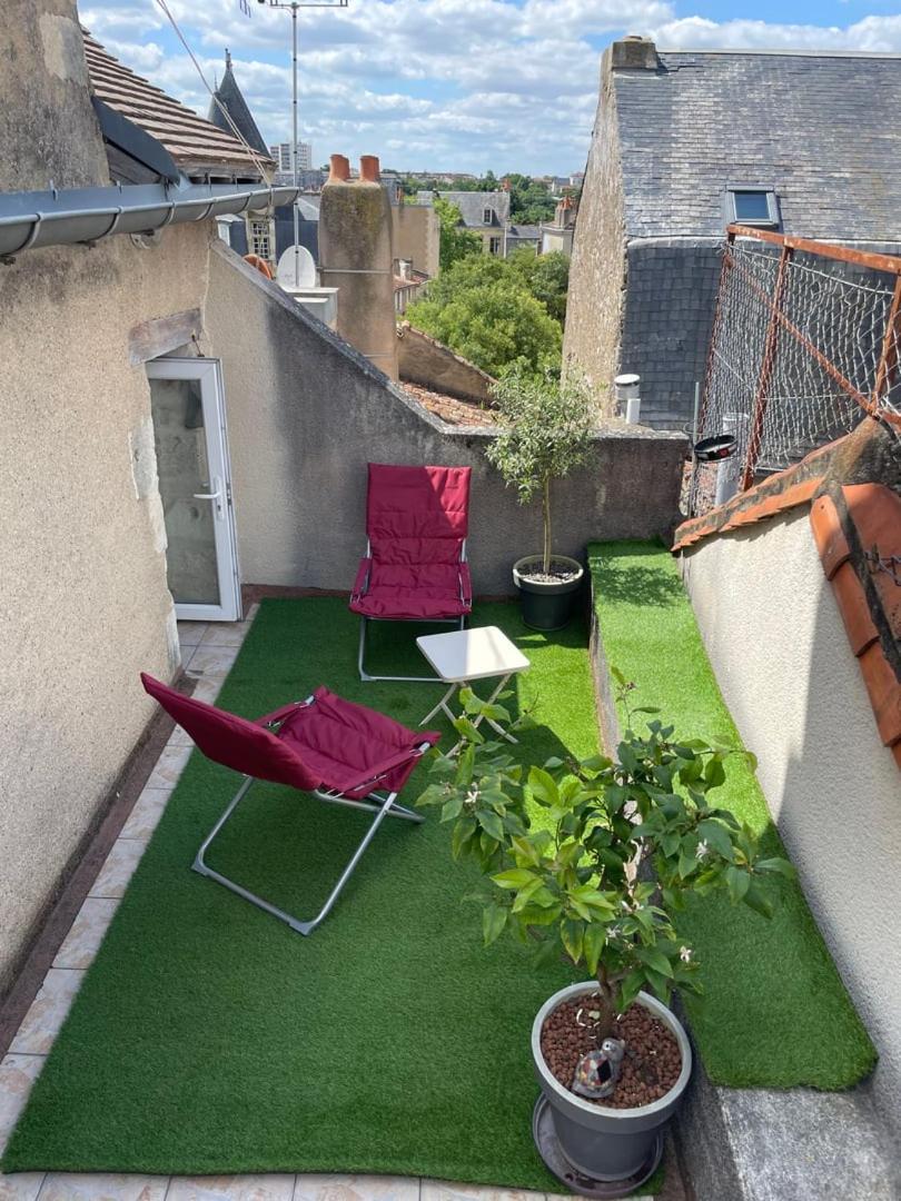 So British ! Appart Atypique Et Sa Petite Terrasse 푸아티에 외부 사진